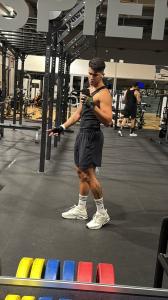 613279905: Chica busca chico en Sevilla