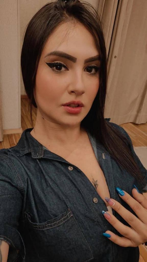 Chica busca chico en Almería: 