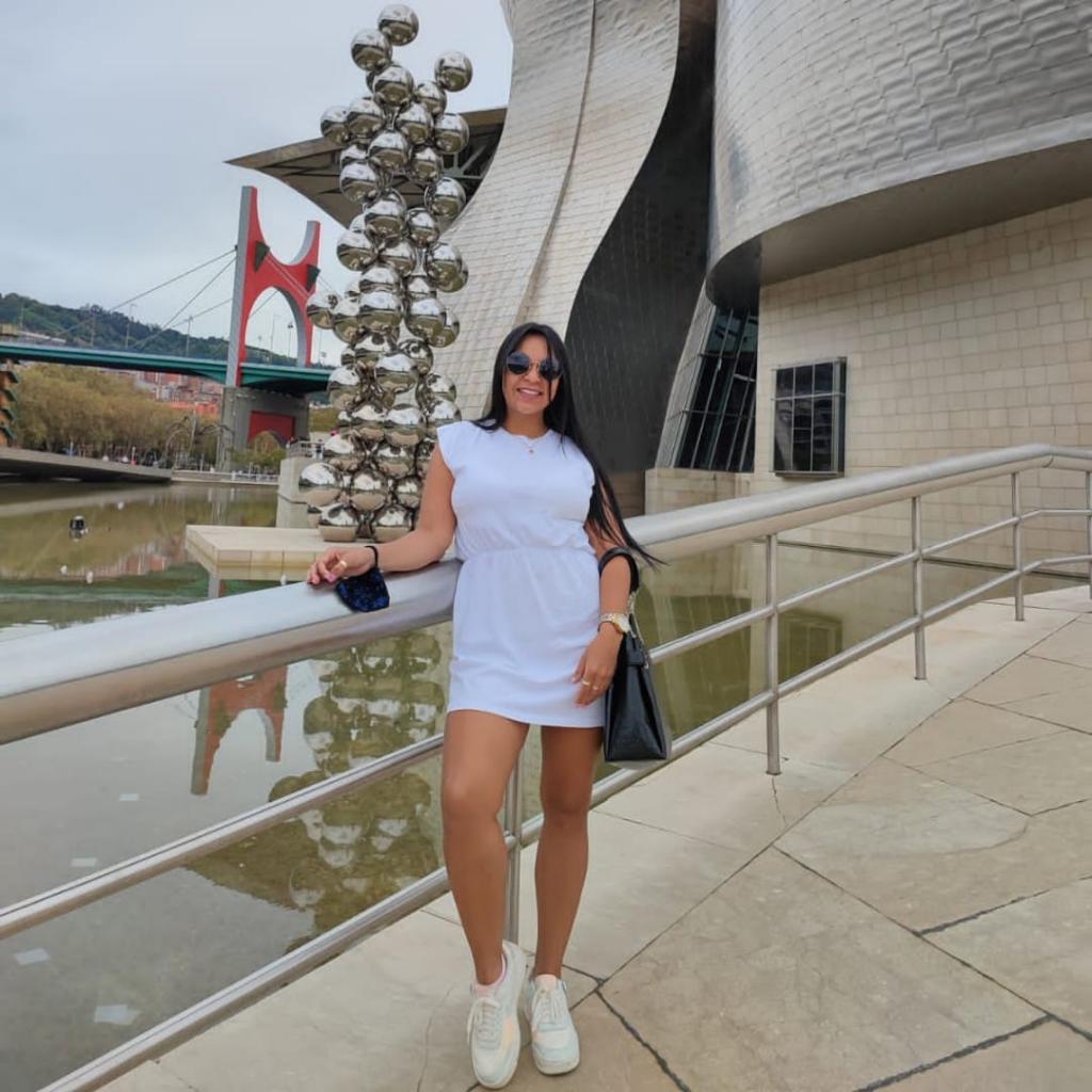 Chica busca chico en Huelva: 