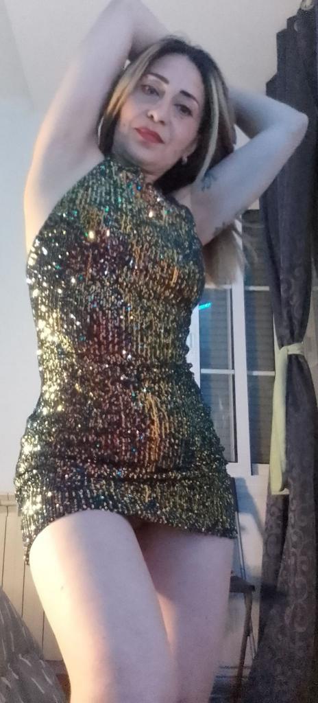 632437045: Chica busca chico en Barcelona