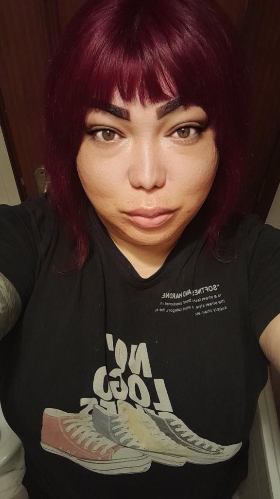 664689098: Travesti en Orense