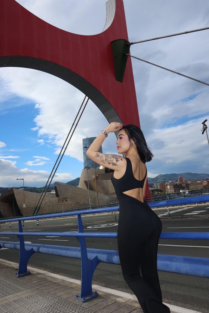 611374458: Chica busca chico en Málaga