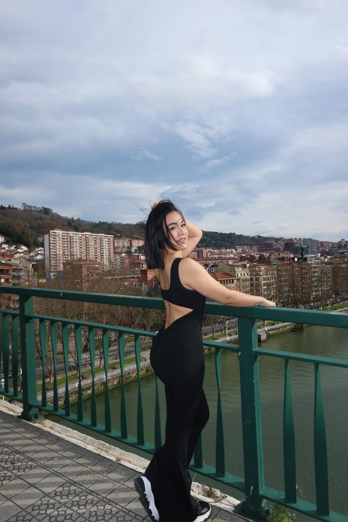 611374458: Chica busca chico en Málaga