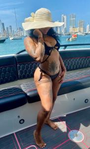 647348340: Chica busca chico en Zaragoza