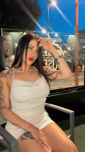 644915029: Chica busca chico en Madrid