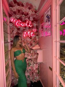 698912876: Chica busca chico en Barcelona