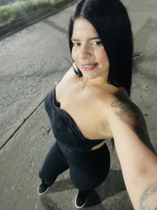611352096: Chica busca chico en Sevilla