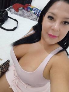 654757684: Chica busca chico en Ibiza