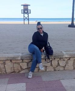 667605351: Chica busca chico en Valencia