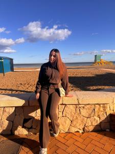 610889635: Chica busca chico en Málaga