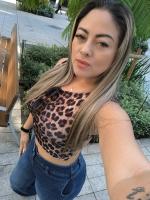 614210813: Chica busca chico en Barcelona