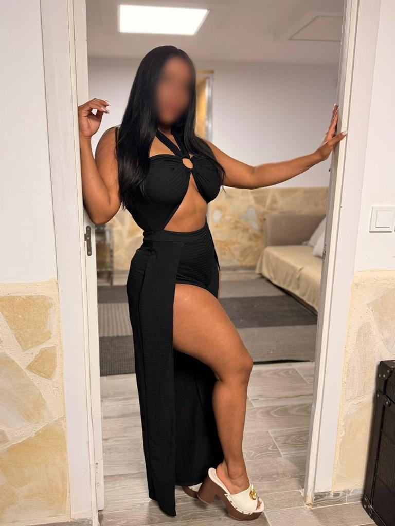 Chica busca chico en Ibiza: 