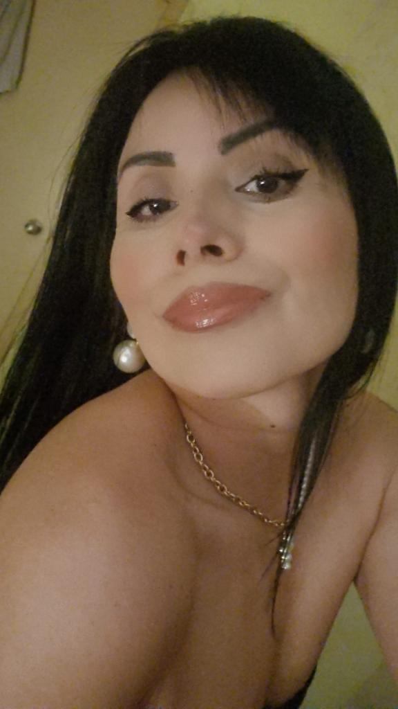 610637216: Chica busca chico en Barcelona