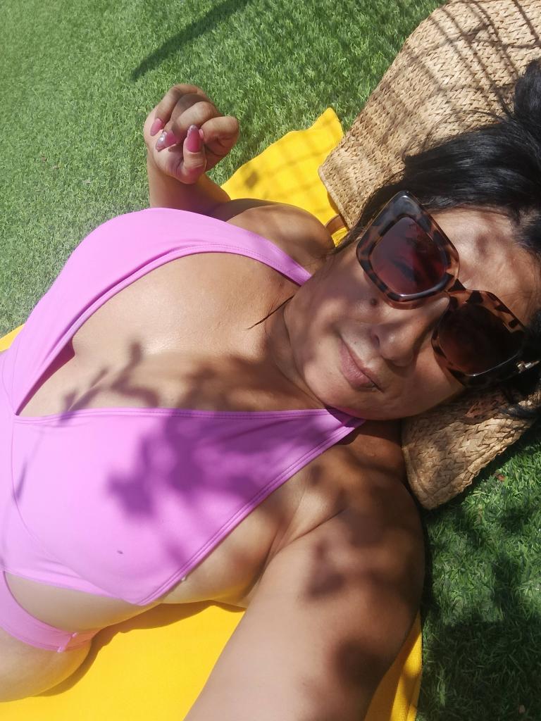 Chica busca chico en Almería: 
