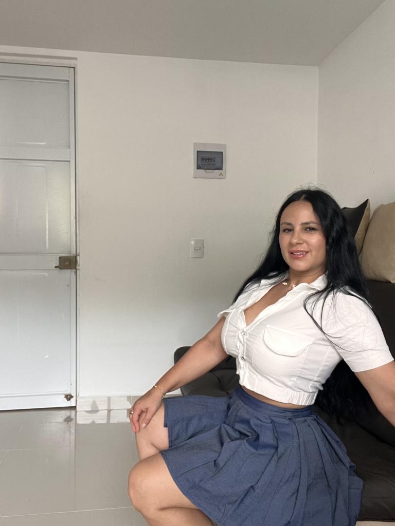 Chica busca chico en Alicante: Chica busca chico