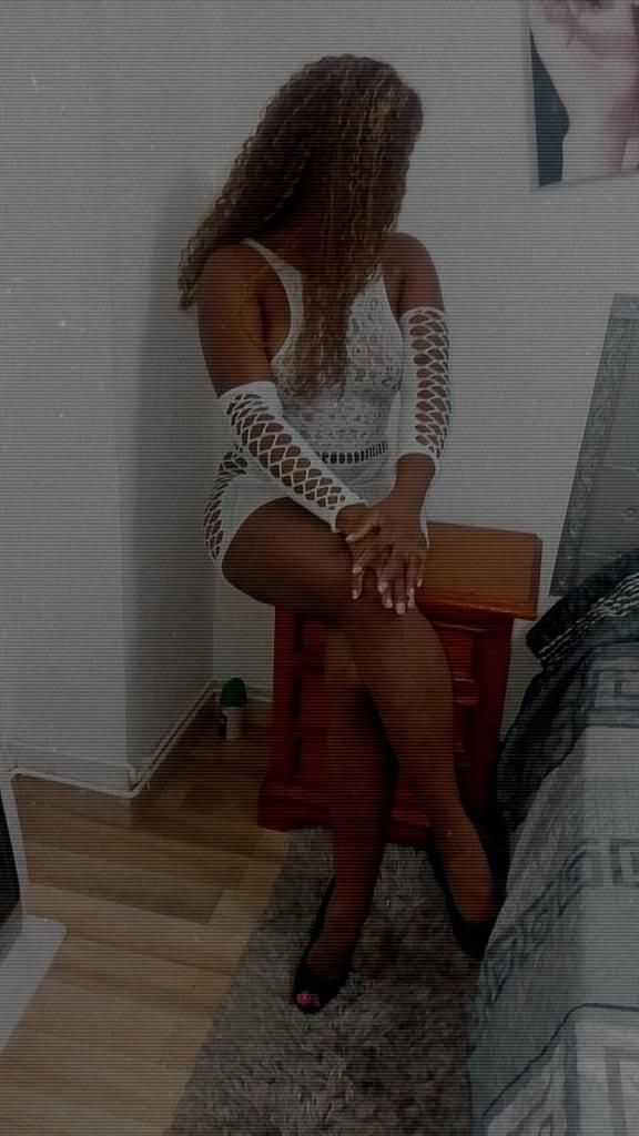 Chica busca chico en Asturias: 