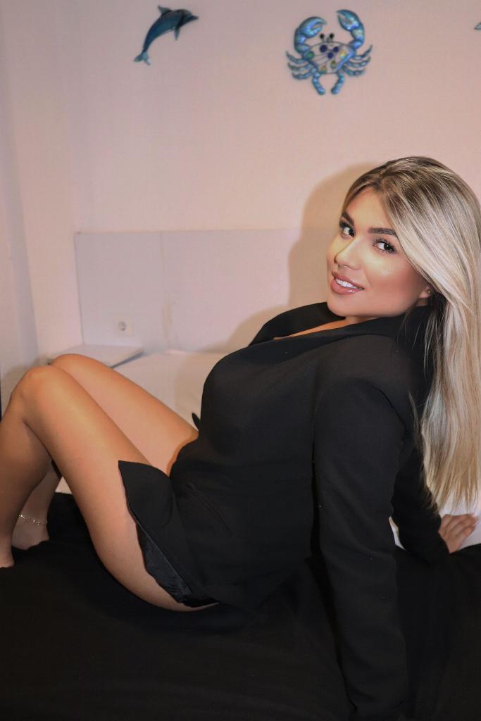 634391059: Chica busca chico en Almería