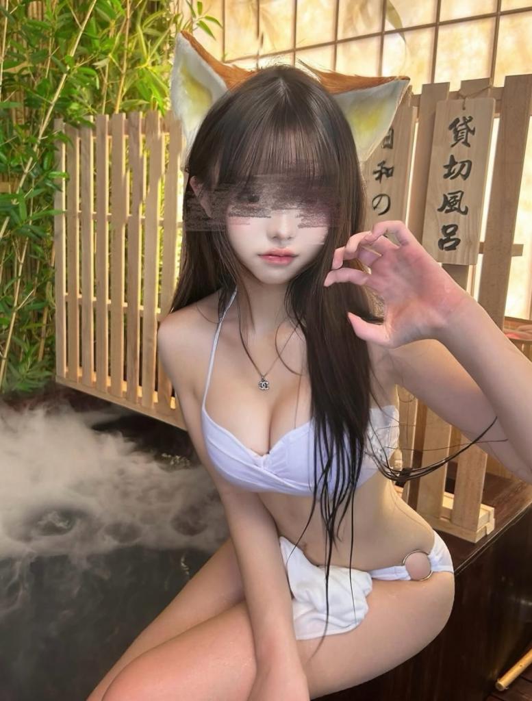 670331903: Chica busca chico en Barcelona