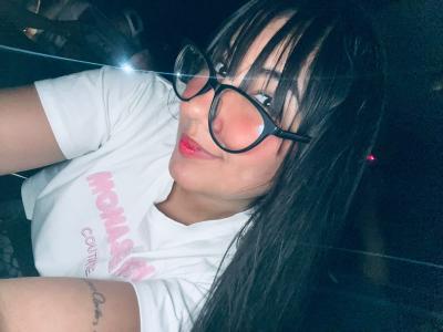 657247549: Chica busca chico en Navarra