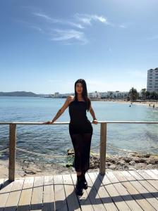 624421641: Chica busca chico en Ibiza