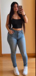 688394537: Chica busca chico en Madrid