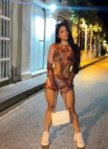 632421907: Chica busca chico en Málaga