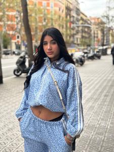 663463297: Chica busca chico en La Coruña