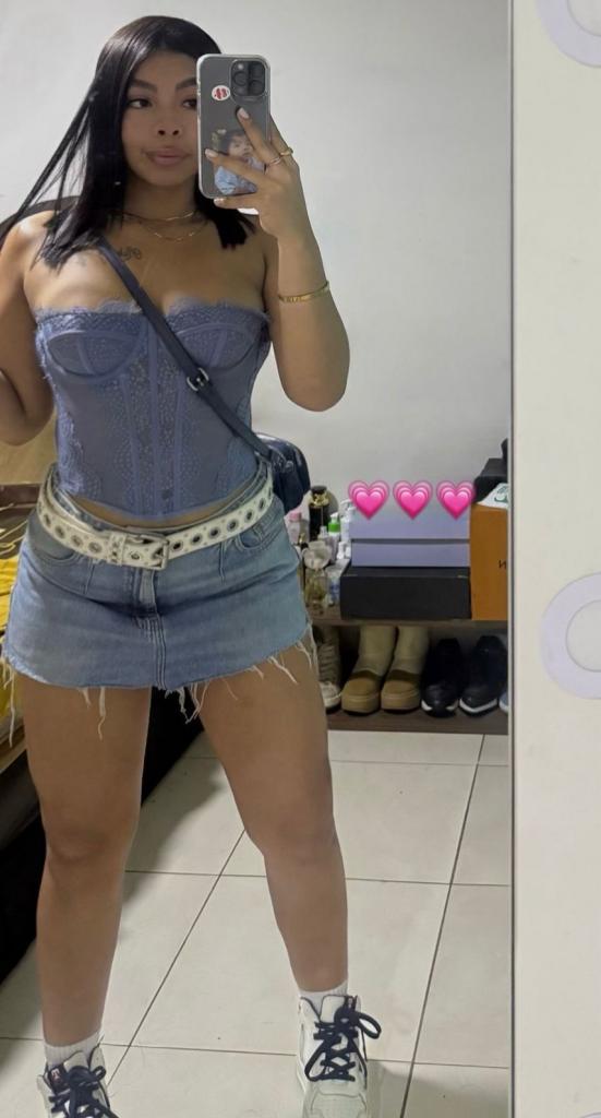 Chica busca chico en Alicante: Chica busca chico