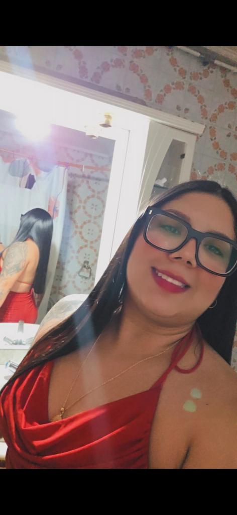 672529561: Chica busca chico en Barcelona