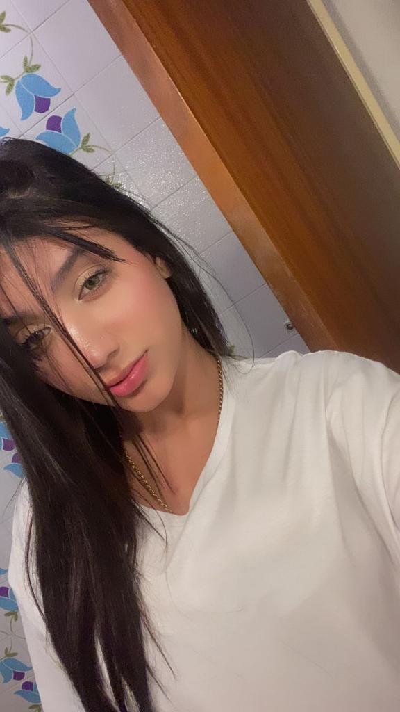 663463297: Chica busca chico en La Coruña