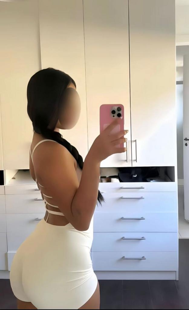 643830650: Chica busca chico en Almería