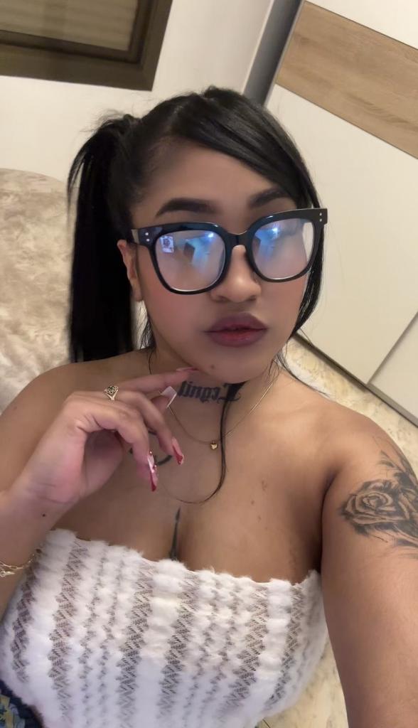 Chica busca chico en Granada: Chica busca chico
