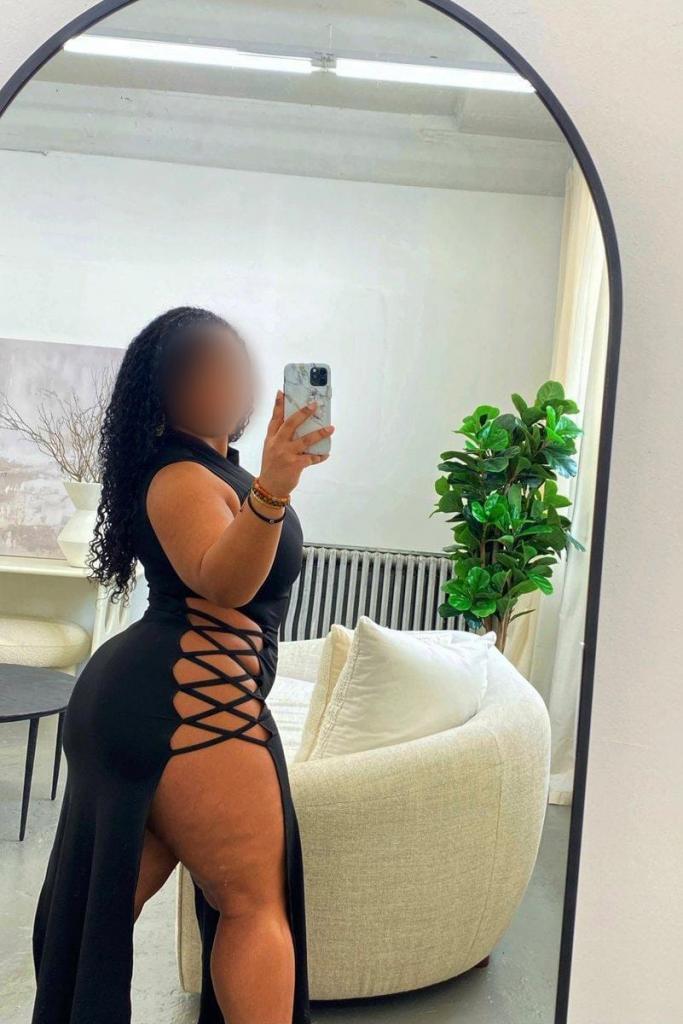 632678094: Chica busca chico en Barcelona