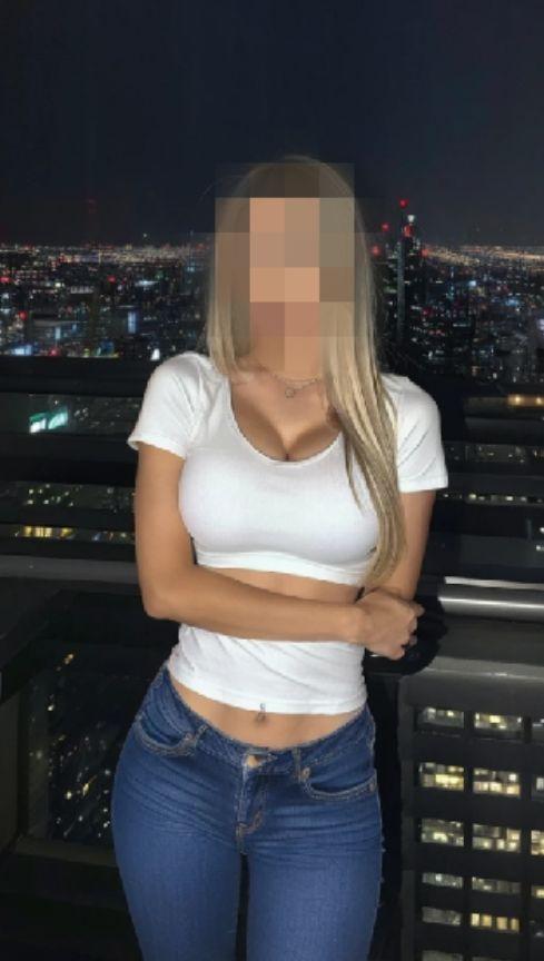 631109485: Chica busca chico en Navarra