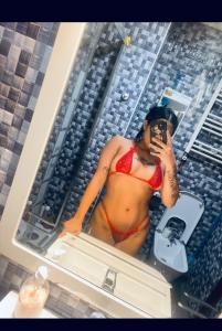 680366967: Chica busca chico en Madrid