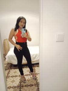 667795050: Chica busca chico en Huelva