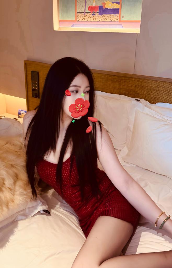 643943266: Chica busca chico en Barcelona