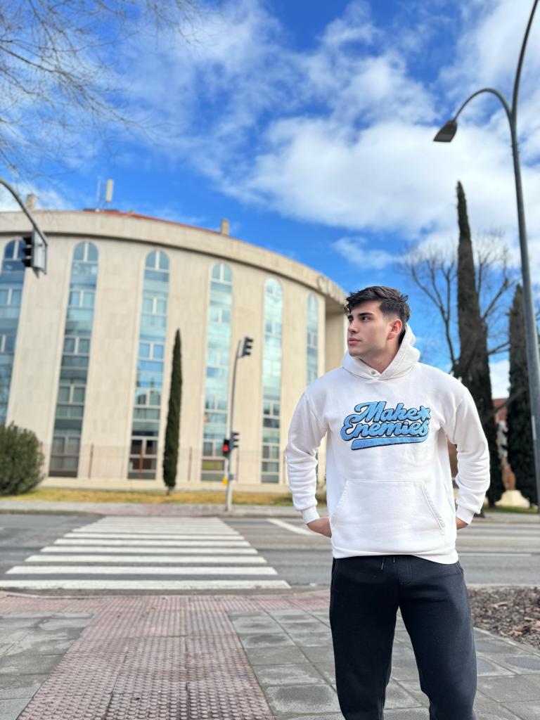 Chico busca chica en Cantabria: 