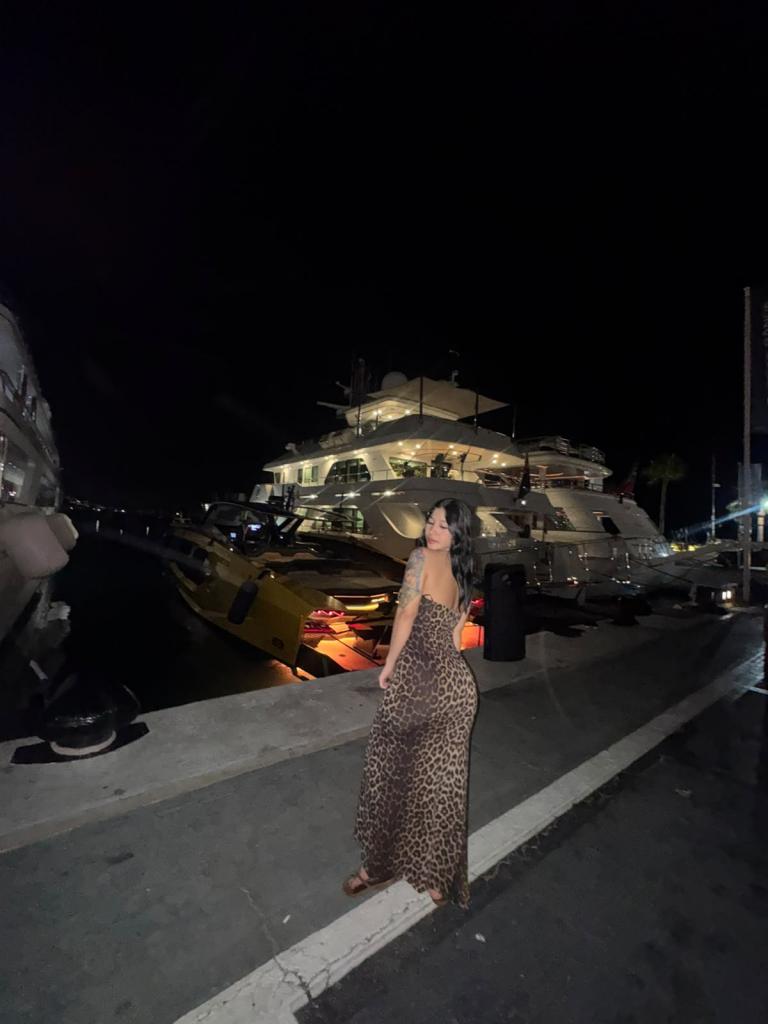 613975089: Chica busca chico en Málaga