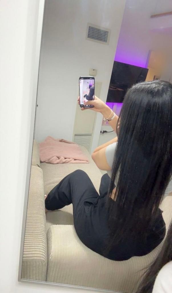 613369448: Chica busca chico en Barcelona