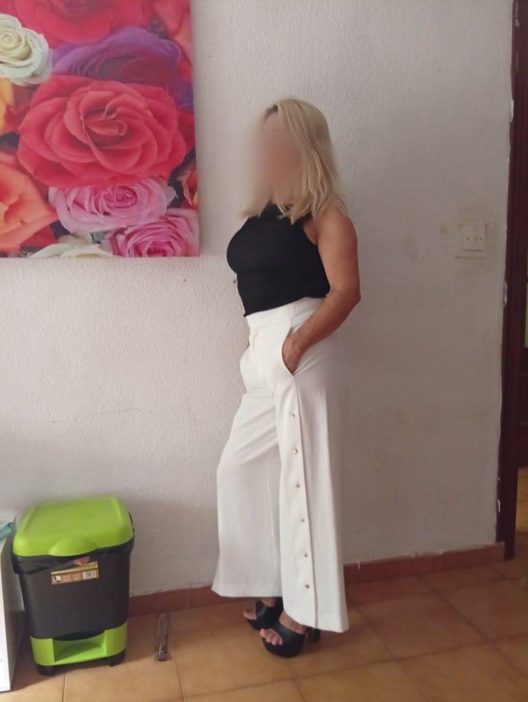 Chica busca chico en Granada: 