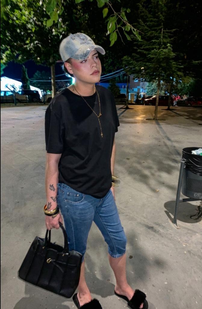 Chico busca chica en Granada: 
