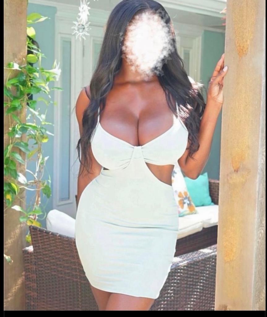 632779229: Chica busca chico en Barcelona