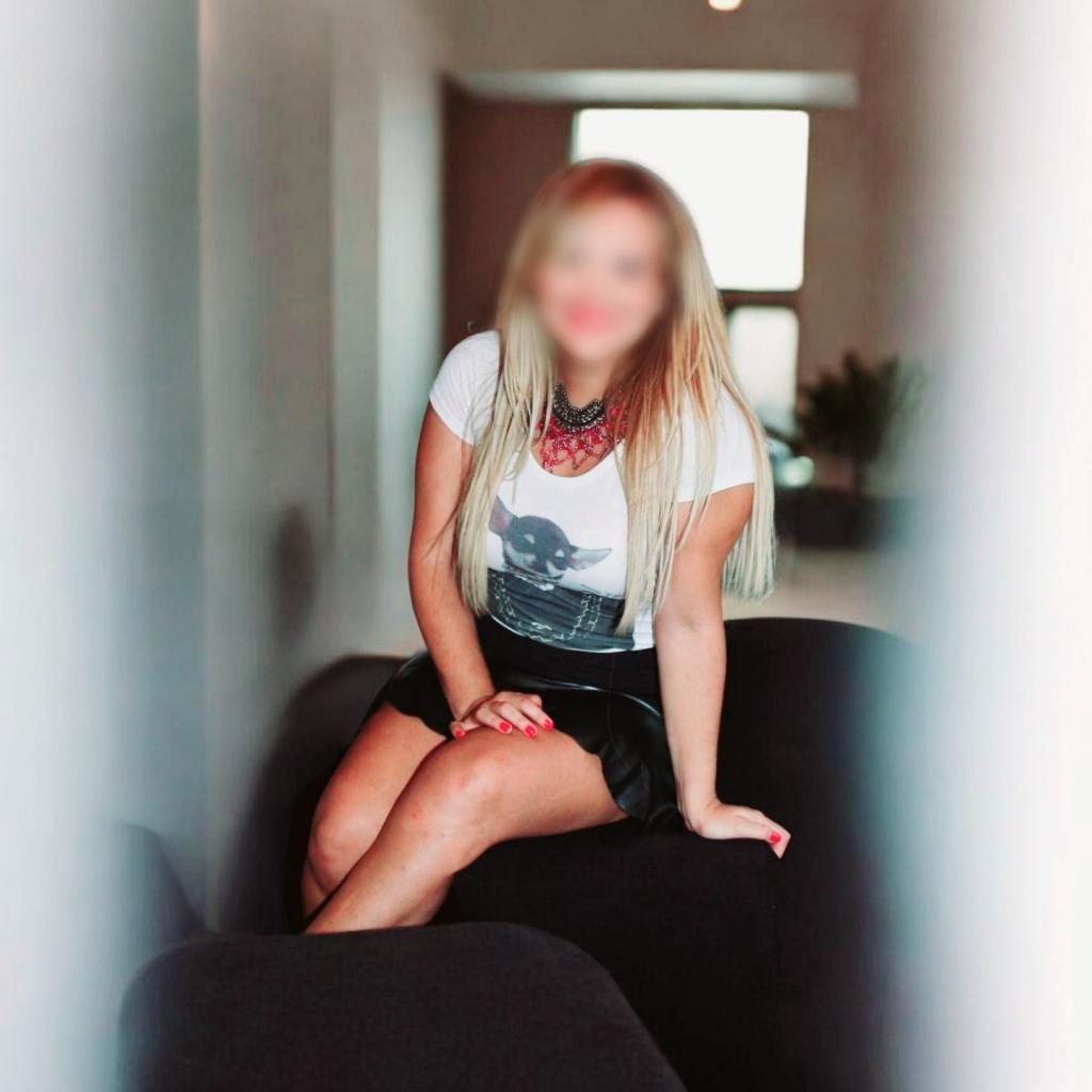 692565260: Chica busca chico en Almería