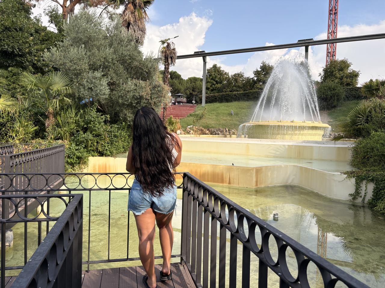 604307575: Chica busca chico en Madrid