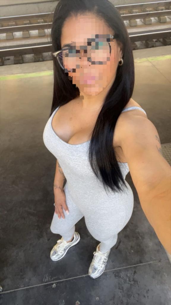 612270555: Chica busca chico en Madrid