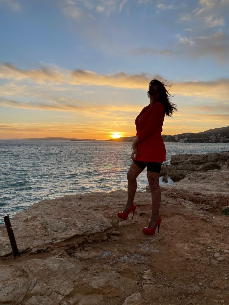 Chica busca chico en Mallorca: 