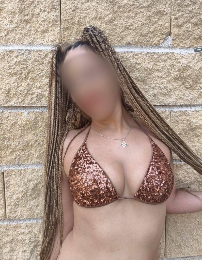 664874220: Chica busca chico en Madrid