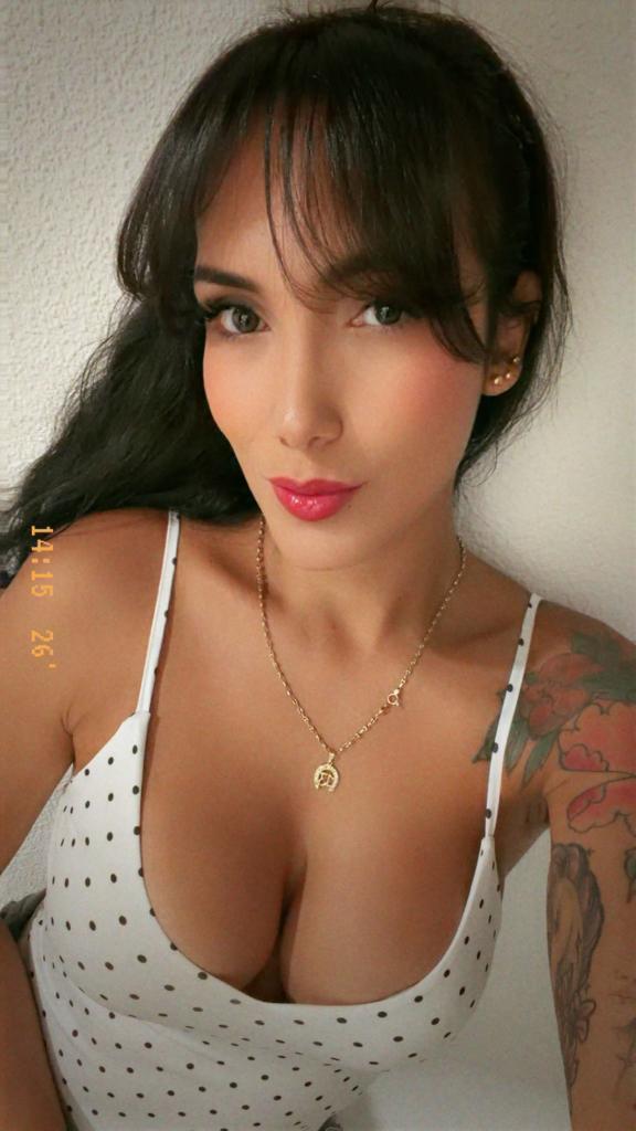 695469037: Travesti en Málaga