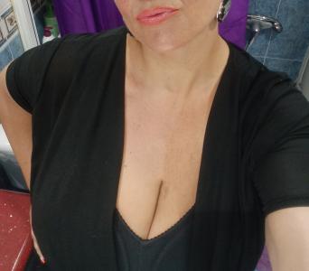 609075166: Chica busca chico en Valencia